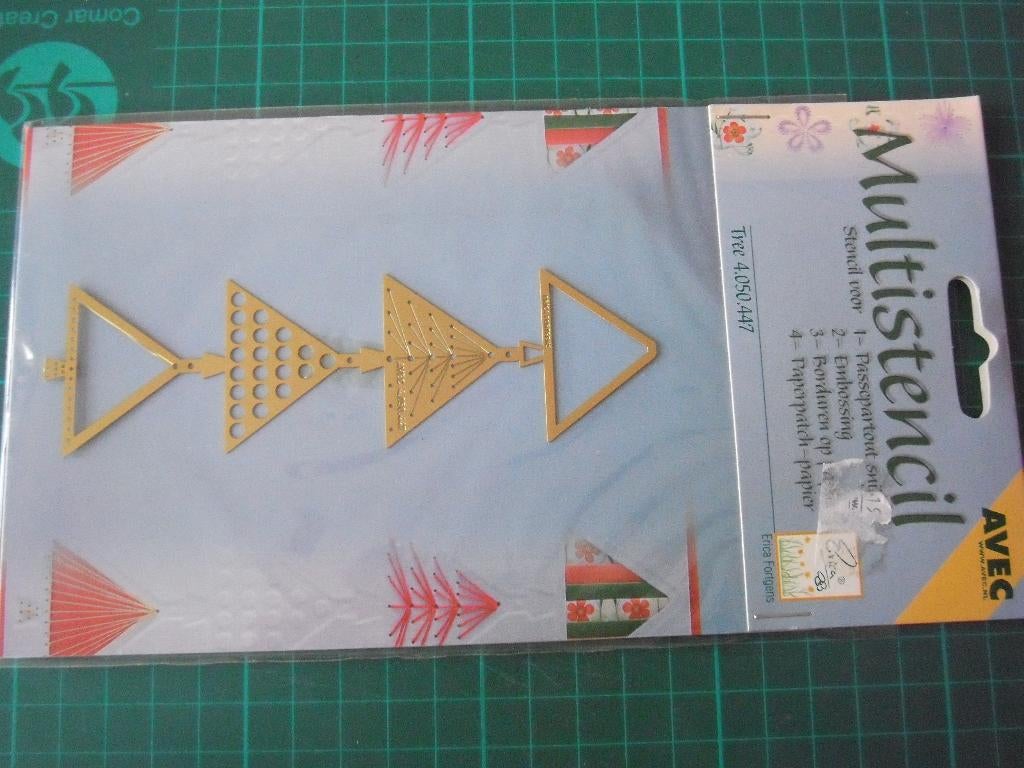borduur en emboss mallen - 11 foto's, Hobby en Vrije tijd, Ophalen of Verzenden, Zo goed als nieuw, Overige thema's, Pons of Mal