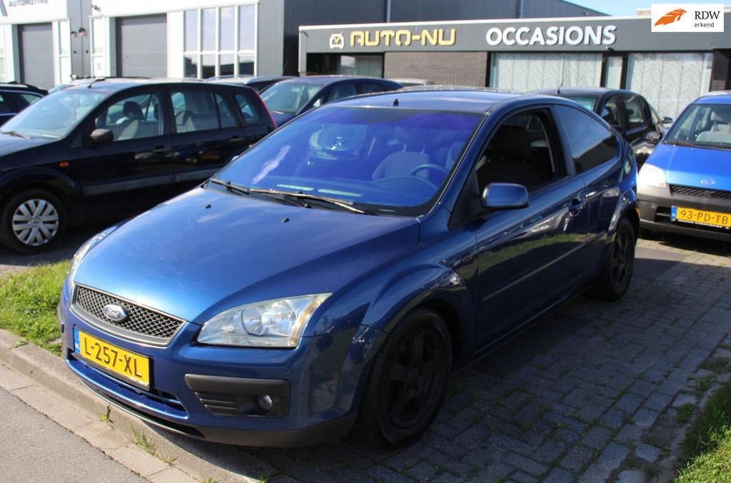 Ford FOCUS 1.8-16V Ghia Climate Blauw Chameleon Voorruit LM, Gebruikt, Zwart, 4 cilinders, 1188 kg