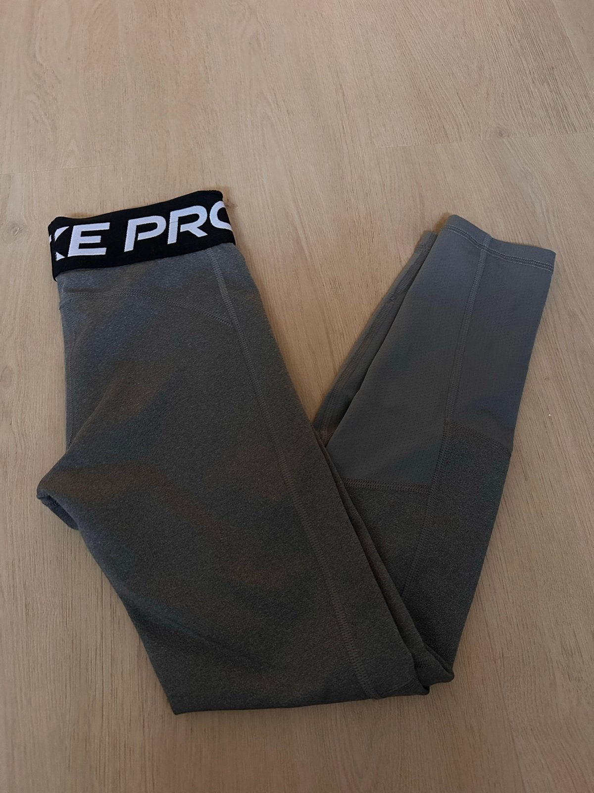 NIKE | Pro Dri-FIT legging grijs. | Maat M (137-146 cm), Kinderen en Baby's, Kinderkleding | Maat 140, Ophalen of Verzenden, Gebruikt