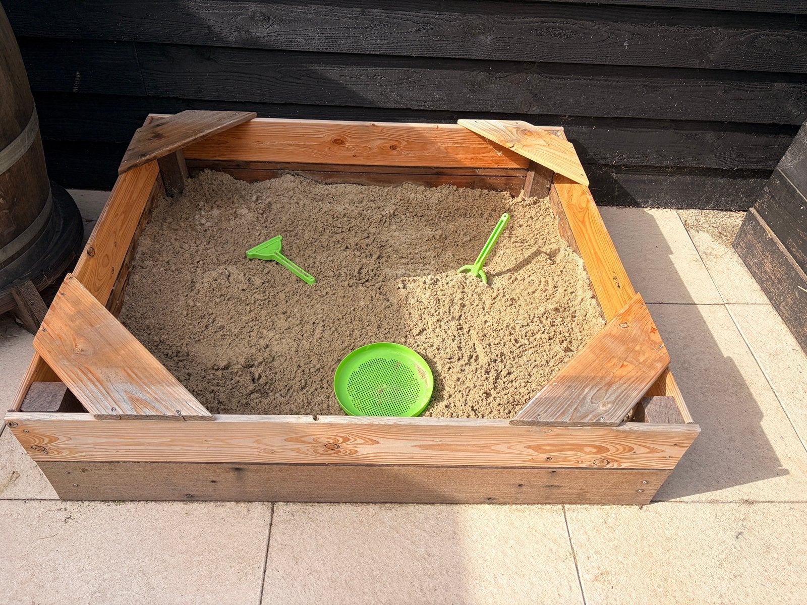 Houten zandbak 120x100cm met zitjes, Ophalen, Zo goed als nieuw