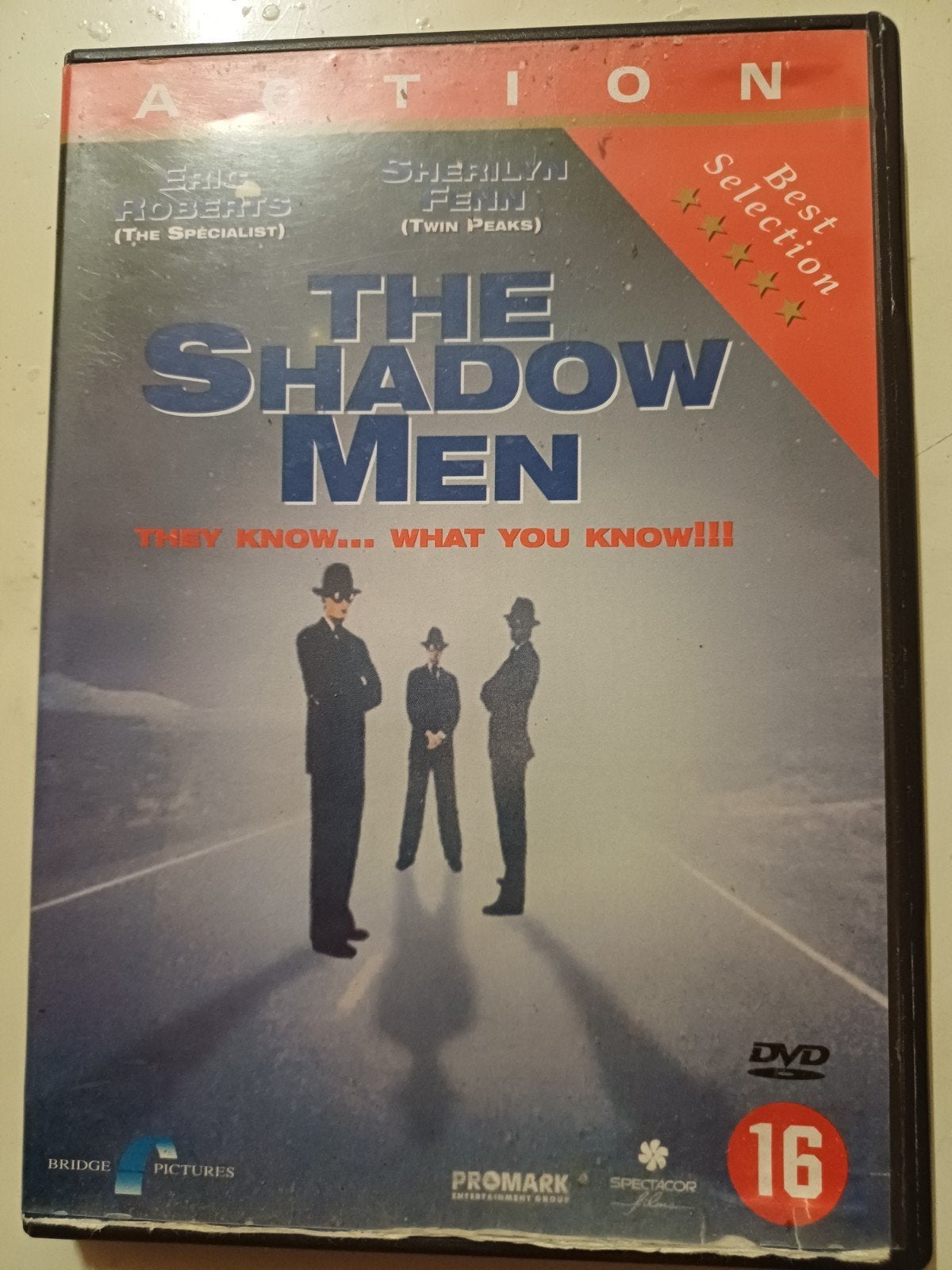 The Shadow Men, Vanaf 16 jaar, Ophalen of Verzenden, Zo goed als nieuw