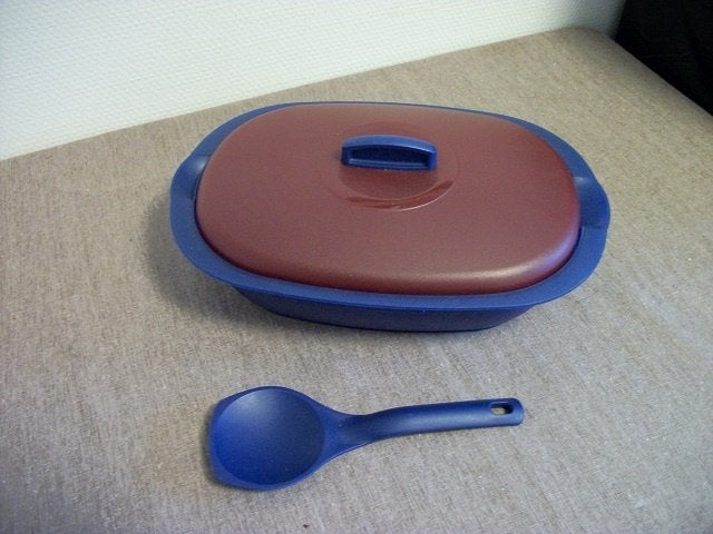 Tupperware Schaal met opscheplepel ( rood/blauw, 1,7 liter ), Ophalen of Verzenden, Gebruikt, Blauw, Schaal