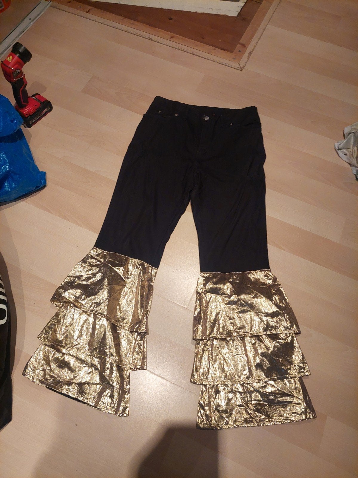 Carnaval disco broek  met gouden roezels, maat XL (44/46, Kleding | Dames, Corel, Carnaval, Maat 46/48 (XL) of groter, Ophalen of Verzenden