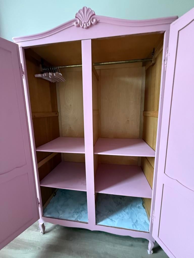 Antieke roze kledingkast met lades - Meidenkast, Antiek en Kunst, Ophalen of Verzenden