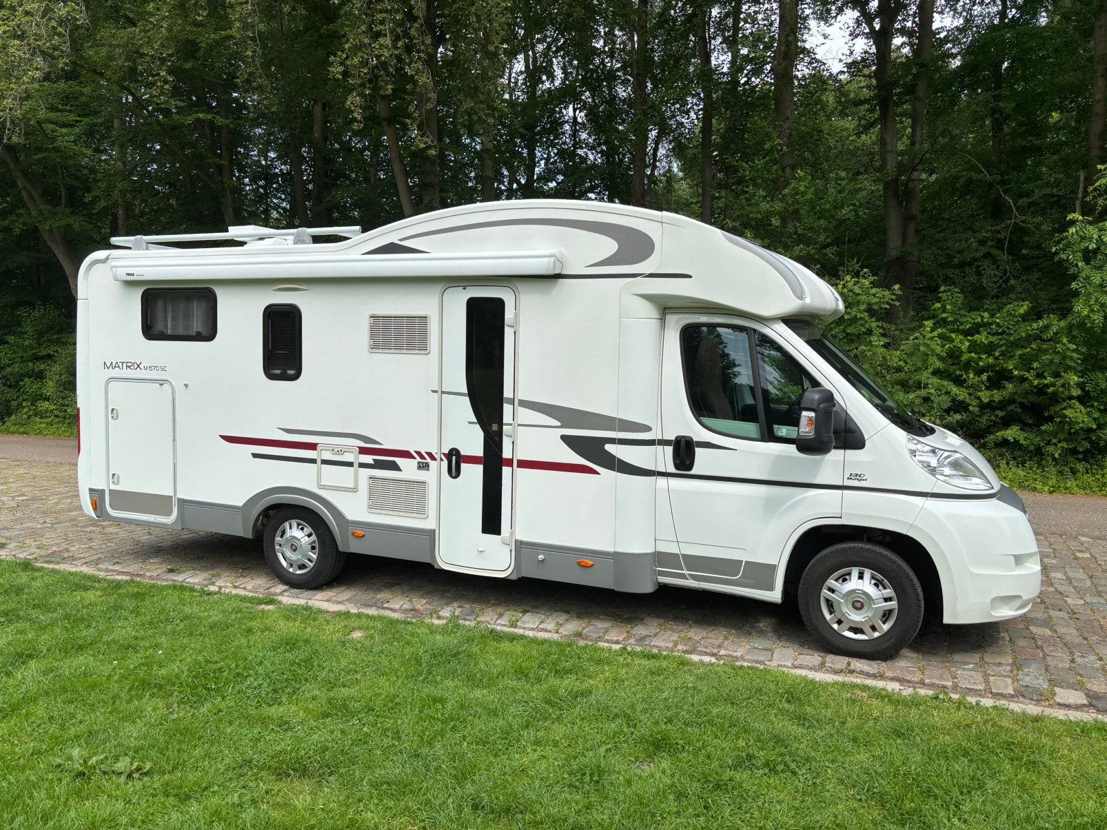 Camper Adria Matrix 670sc queensbed 47.000km, Caravans en Kamperen, Chemisch toilet, Ringverwarming, Fiat, 7 tot 12 maanden geleden