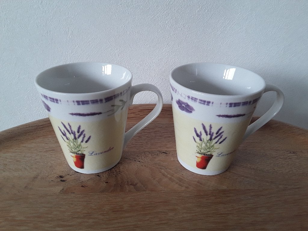 2 bekers met lavendel motief, Zo goed als nieuw, Overige stijlen, Aardewerk, Mok