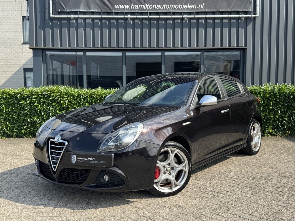 Alfa Romeo Giulietta 1.4 T 170pk TCT Aut. Distinctive Sporti, Auto's, Alfa Romeo, Euro 5, Zwart, 4 cilinders, Zwart