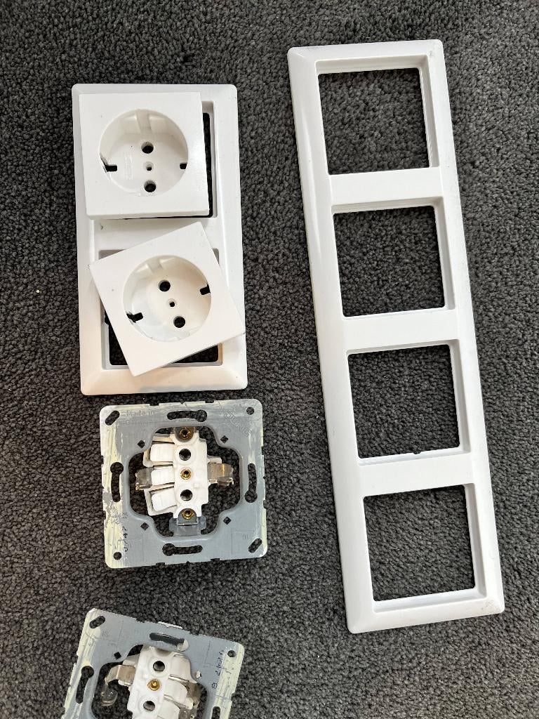 Jung Plug Sockets, Verzenden, Gebruikt, Stopcontact