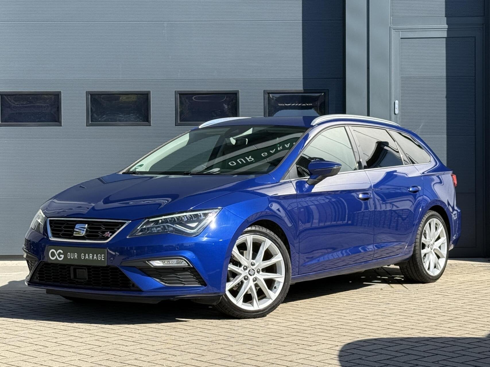 Seat Leon ST 1.4 EcoTSI FR|ACC|CarPlay|Sfeer|Trekhaak|Distr., Auto's, Voorwielaandrijving, Gebruikt, 4 cilinders, Parkeersensor