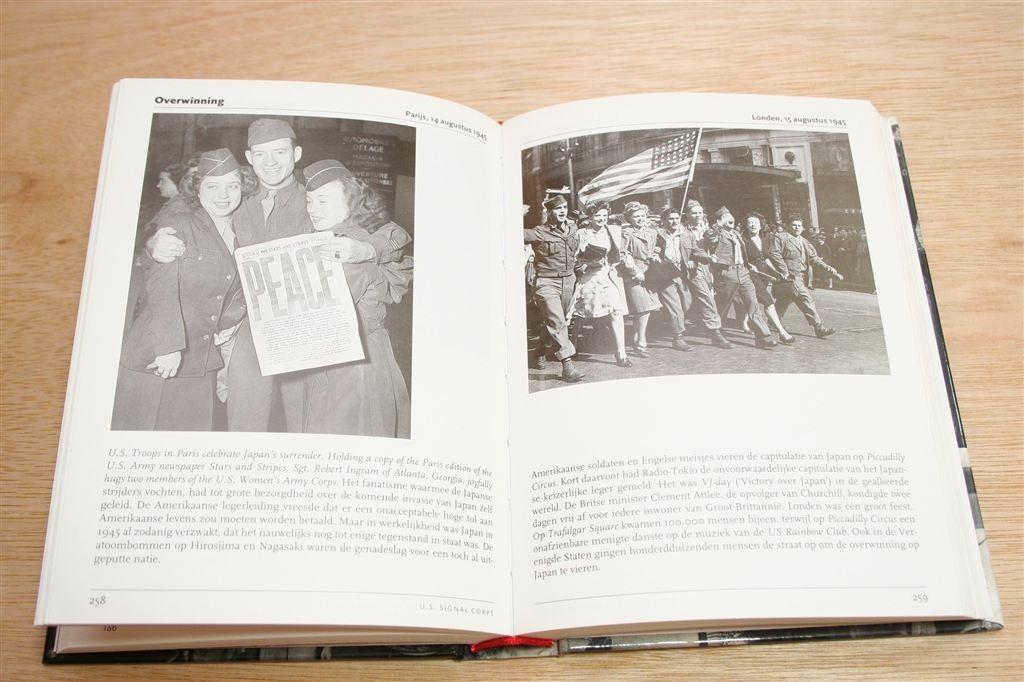 Het 40-45 Boek — Fotocollectie NIOD — 2e Wereldoorlog, Boeken, Oorlog en Militair, Ophalen of Verzenden, Tweede Wereldoorlog, Zo goed als nieuw