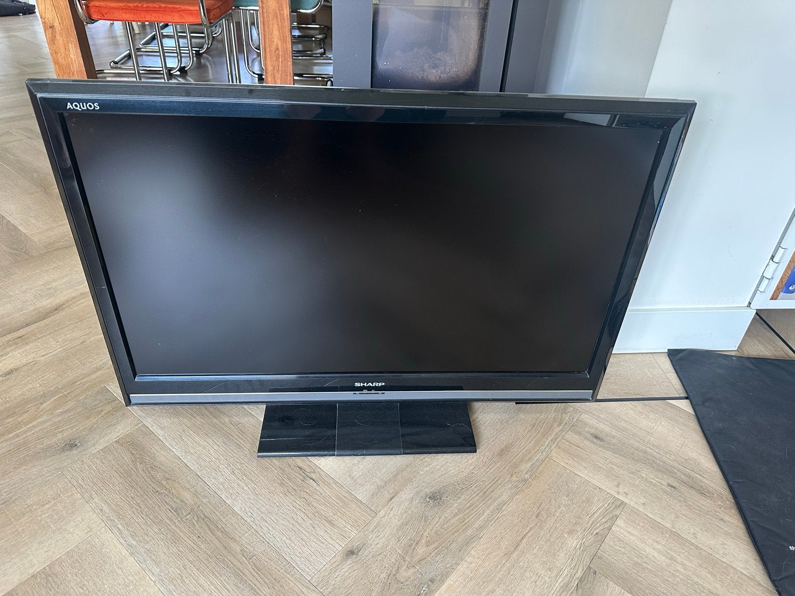 Sharp Aquos LCD TV LC-37DH65E - 37 inch, Audio, Tv en Foto, Televisies, Ophalen, Gebruikt, 50 Hz, 80 tot 100 cm