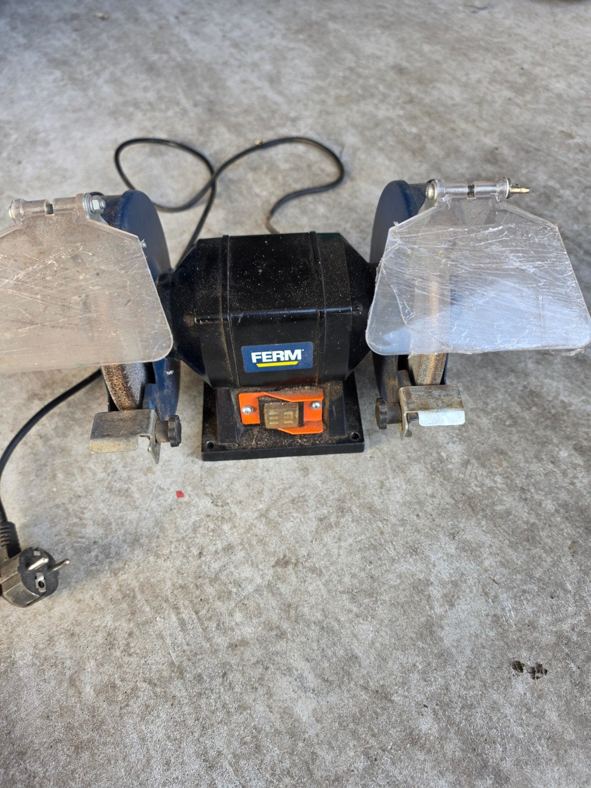 Ferm BGM1019 Bench Grinder - Zo goed als nieuw, Ophalen, Zo goed als nieuw, Minder dan 700 watt, Werkbankslijpmachine