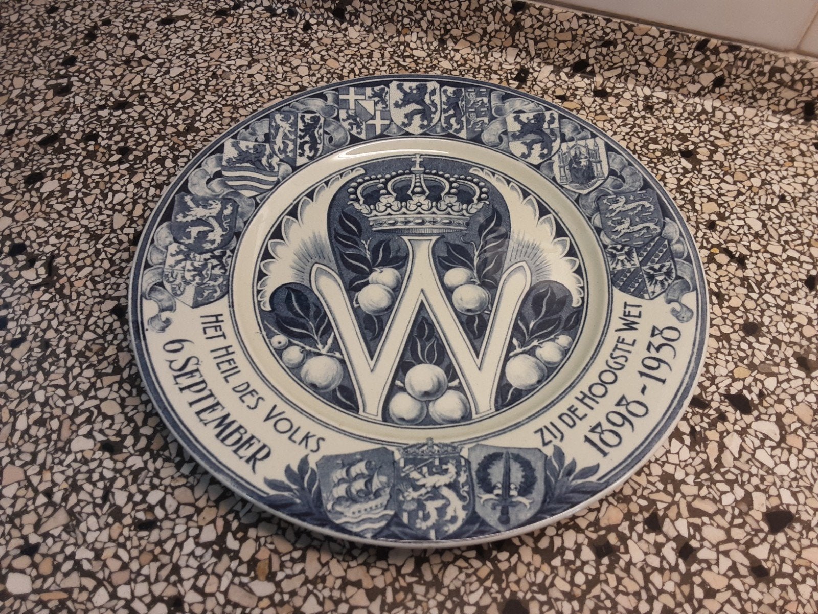 jubileum bord koningin  Wilhelmina, Ophalen