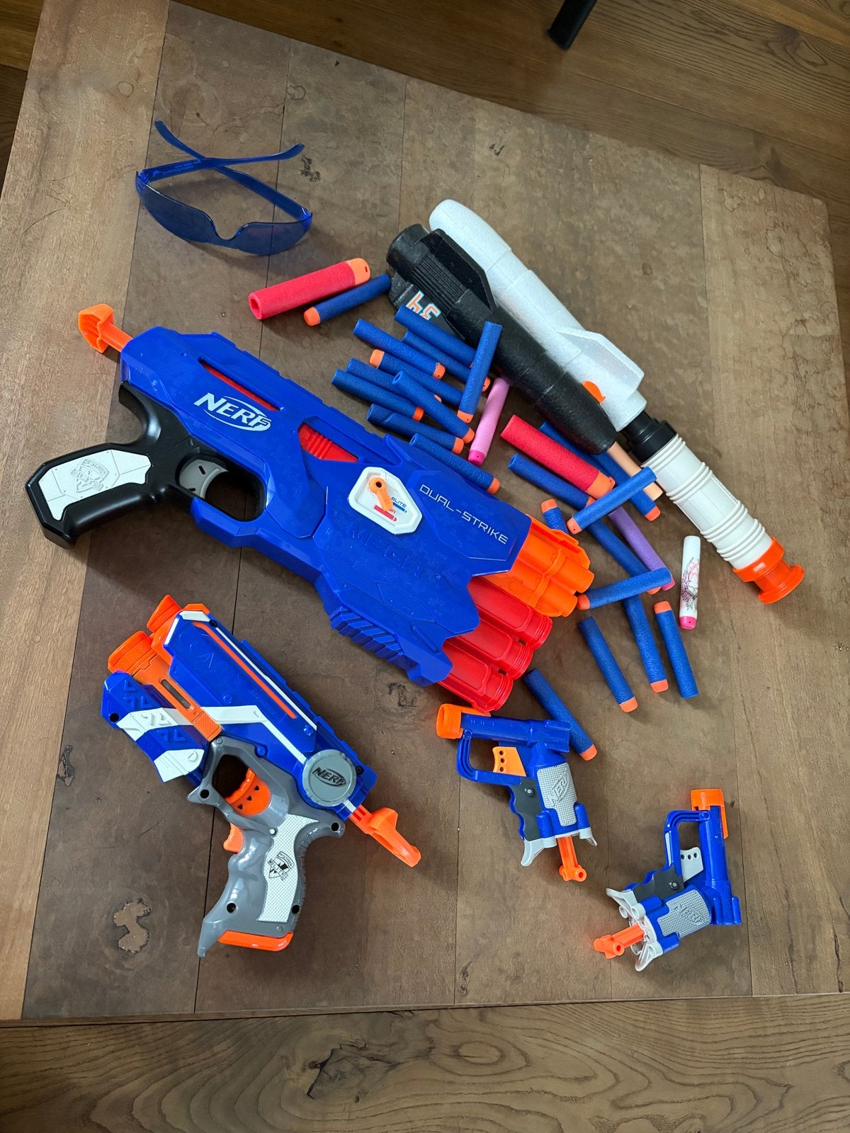 Meerdere nerfs en nerfpijltjes, Ophalen, Zo goed als nieuw, Jongen of Meisje