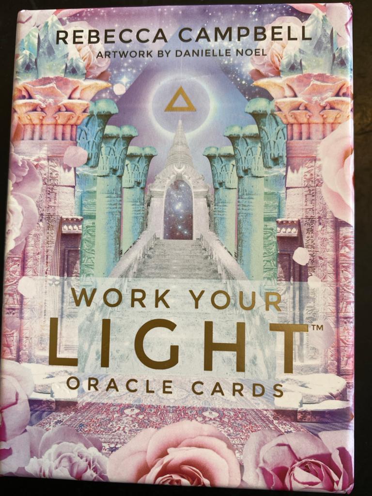 Work Your Light Oracle Cards - Rebecca Campbell, Ophalen of Verzenden, Zo goed als nieuw, Spiritualiteit algemeen, Overige typen