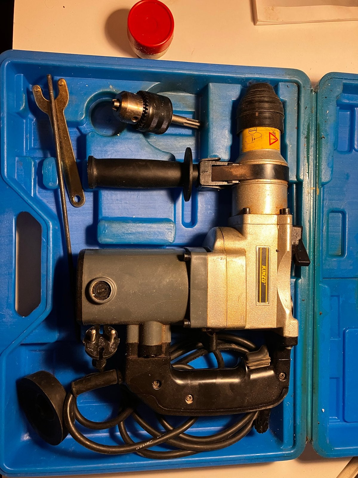 Boorhamer 850W met accessoires en koffer, Doe-het-zelf en Verbouw, Boor- en/of Breekhamer, Ophalen of Verzenden, Klopboormechanisme
