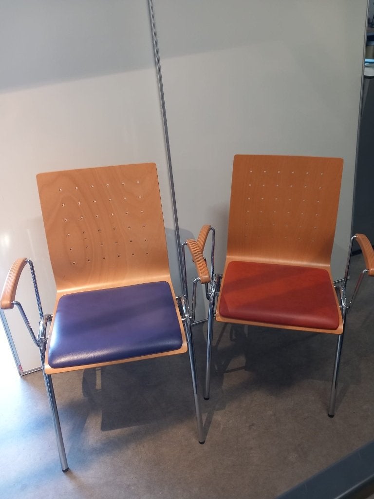 Oranje en Paarse stapelstoelen, Ophalen, Gebruikt, Overige kleuren, -
