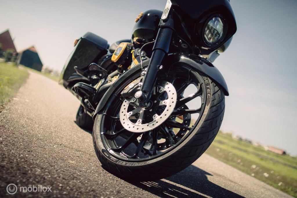Harley Davidson 114 FLHXS Street Glide Special - foto 3