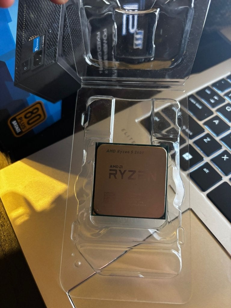 AMD Ryzen 5 2600 Processor (6 cores / 12 threads) - AM4, 6-core, Zo goed als nieuw, Socket AM4, 3 tot 4 Ghz