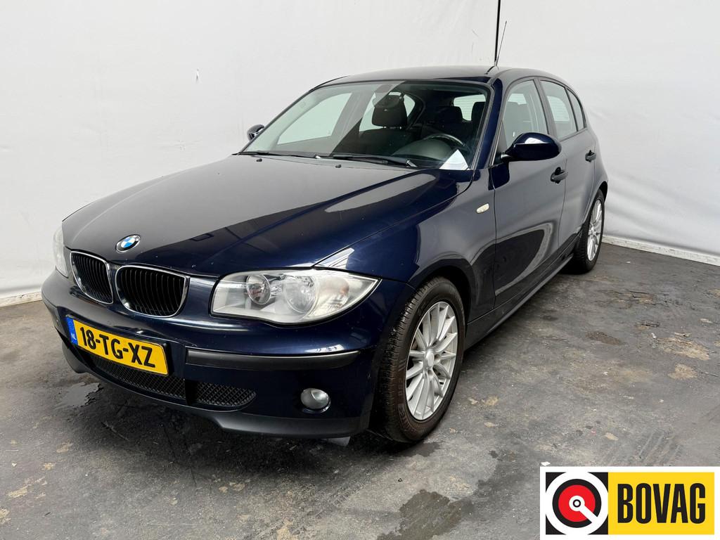 BMW 1-serie 116i Business Line nieuwe ketting, Auto's, Gebruikt, Zwart, 4 cilinders, 116 pk