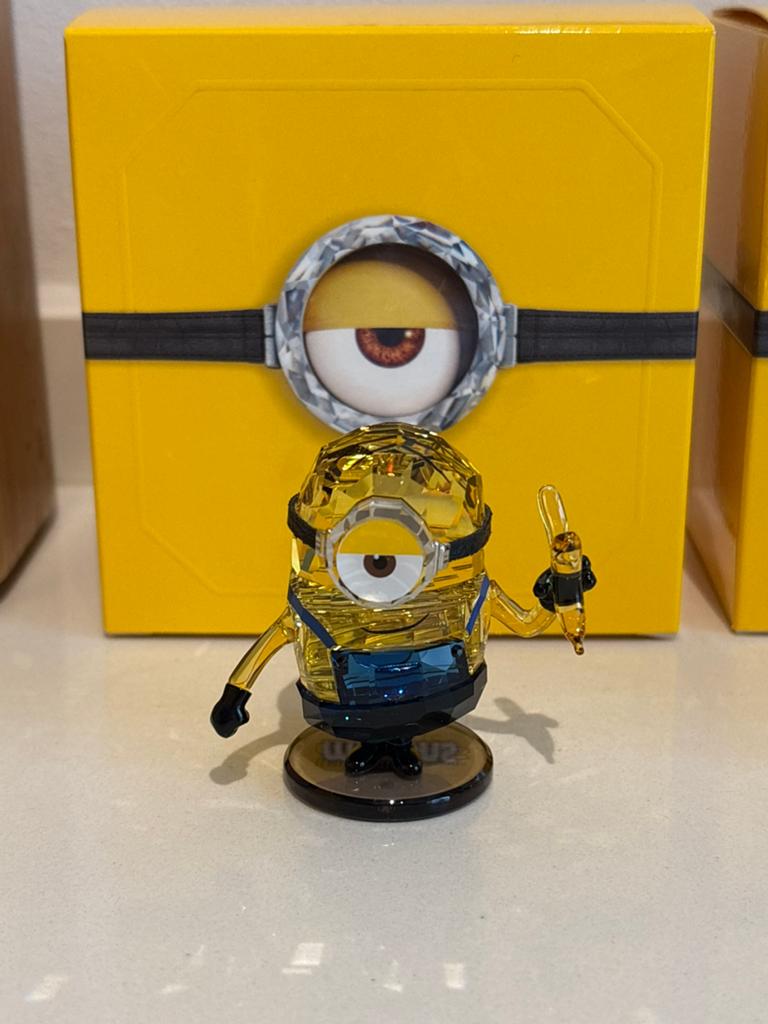 Swarovski minions Stuart, Ophalen of Verzenden, Zo goed als nieuw, Figuurtje
