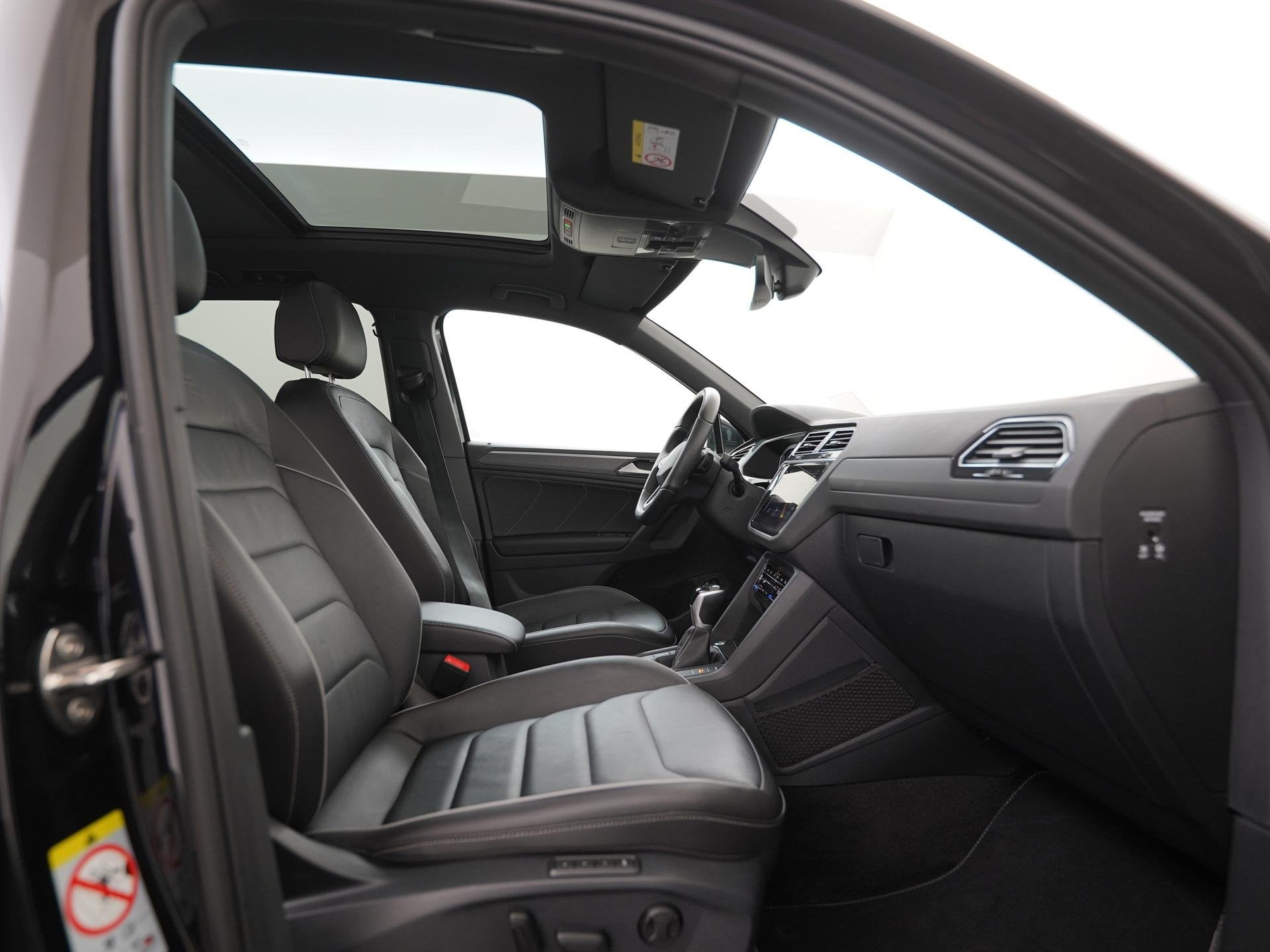 Volkswagen Tiguan 1.4 TSI eHybrid R-Line | DCC Adaptief | Tr, Auto's, 12 maanden, Zwart, Hybride Elektrisch/Benzine, 10 kWh