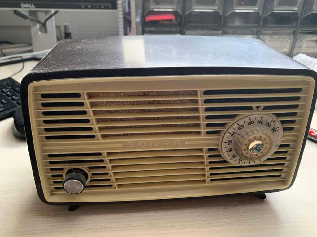 Vintage Sonra Bakelieten Radio, Verzenden