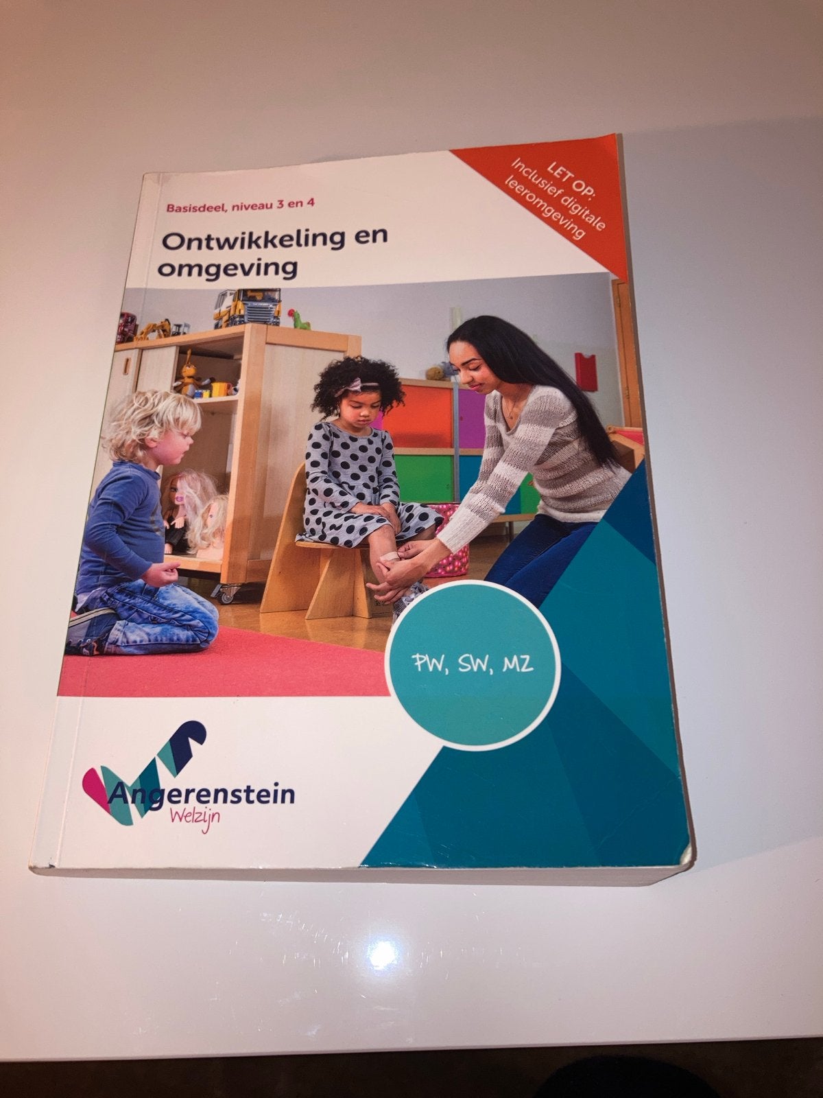 Ontwikkeling en omgeving boek - PW, SW, MZ, Ophalen of Verzenden, Zo goed als nieuw, MBO