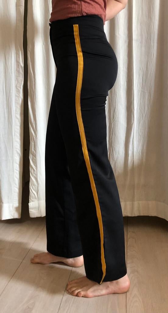 Sofie Schnoor pantalon broek zwart met goud gele side-stripe, Overige typen, Zwart, Ophalen of Verzenden, Zo goed als nieuw