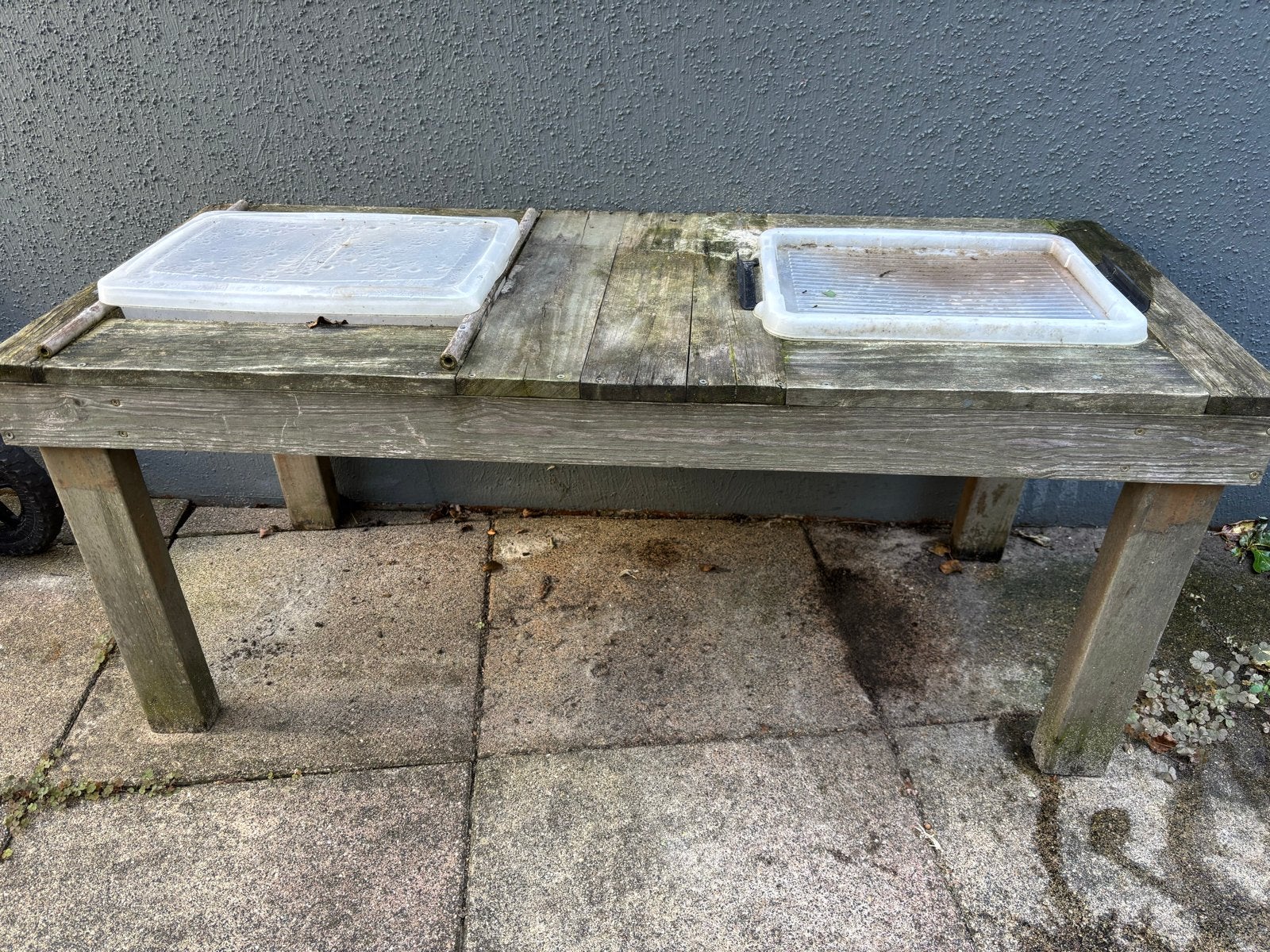 Houten zand- en watertafel met speelzand, Ophalen, Gebruikt