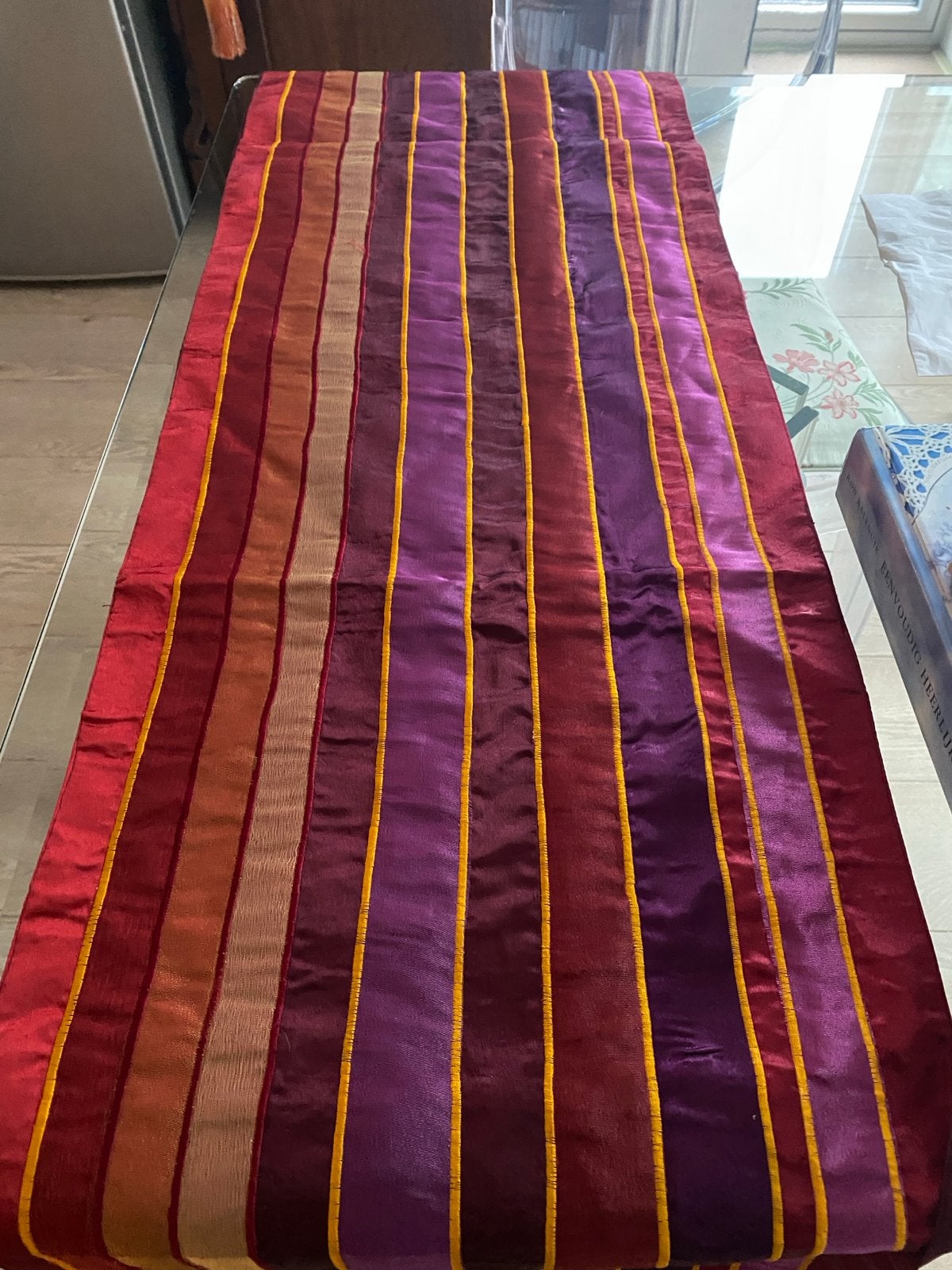 2 Tafellopers met strepen in rood, paars en oranje 35x1.20, Ophalen of Verzenden, Nieuw, Meerkleurig, Textiel