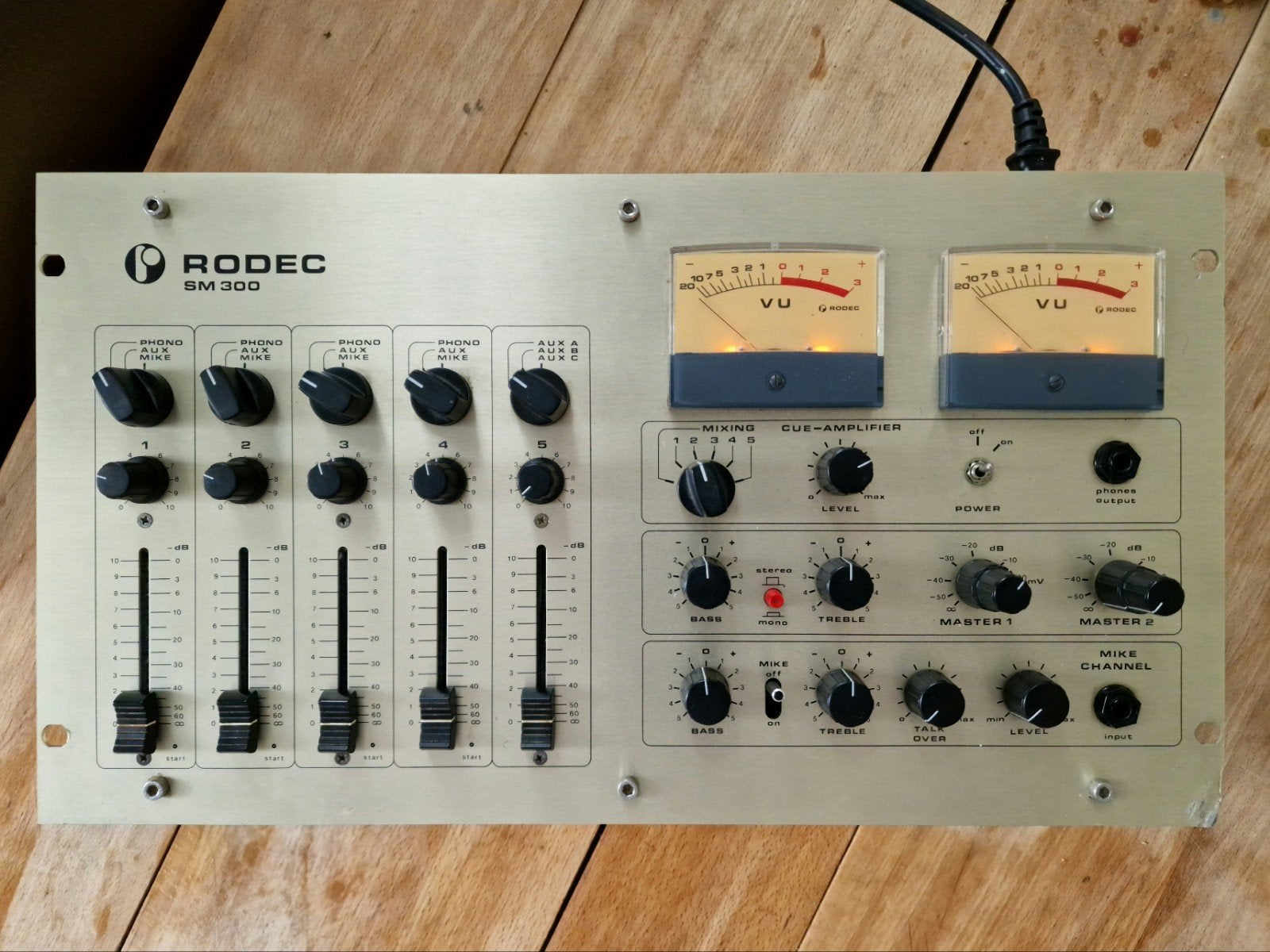 Rodec SM300 DJ-Mixer, Audio, Tv en Foto, Professionele Audio-, Tv- en Video-apparatuur, Ophalen of Verzenden, Audio
