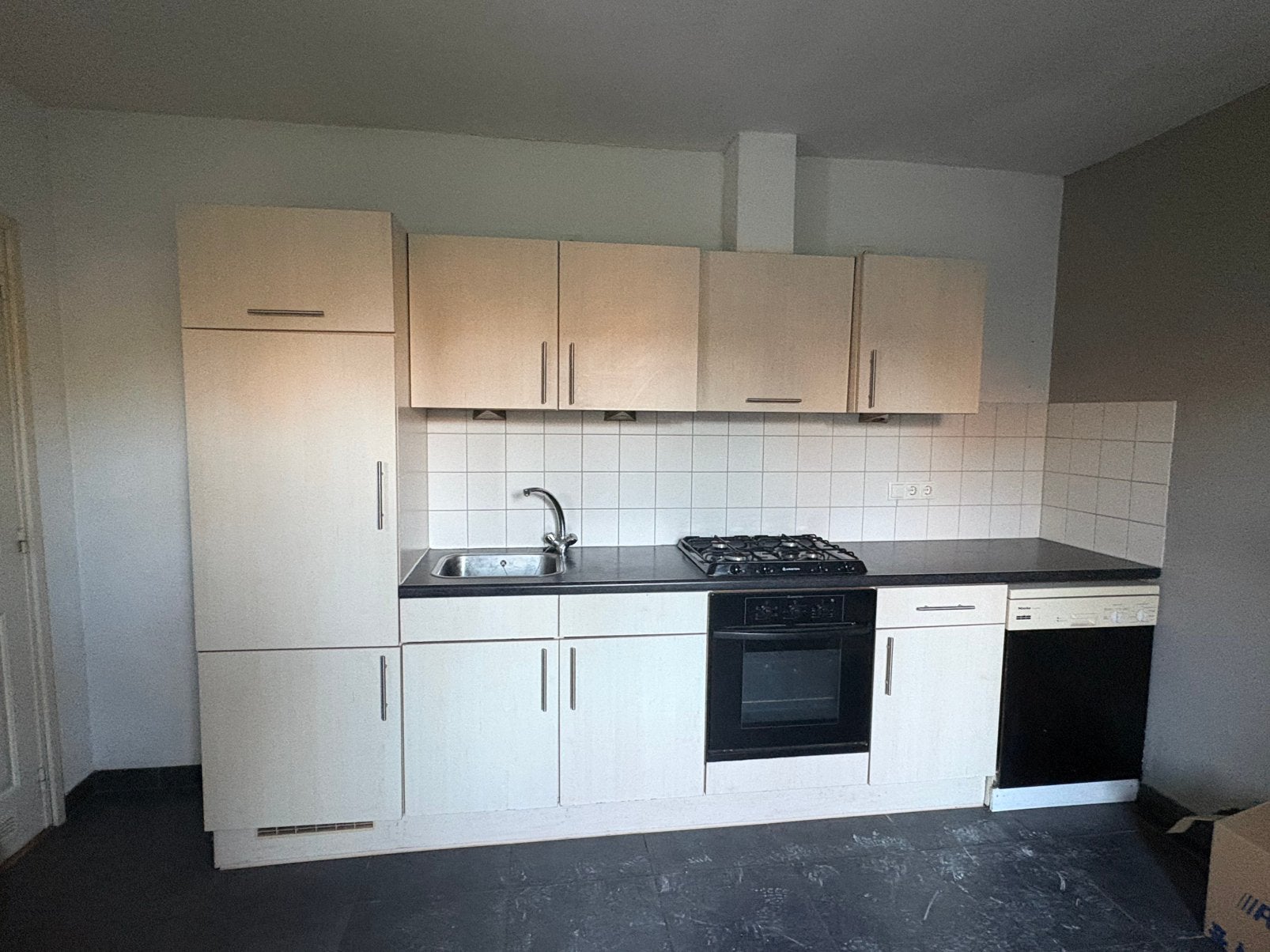 Keuken gratis af te halen - Zelf demonteren, Huis en Inrichting, Ophalen, Gebruikt, Enkelwandige keuken, Kunststof