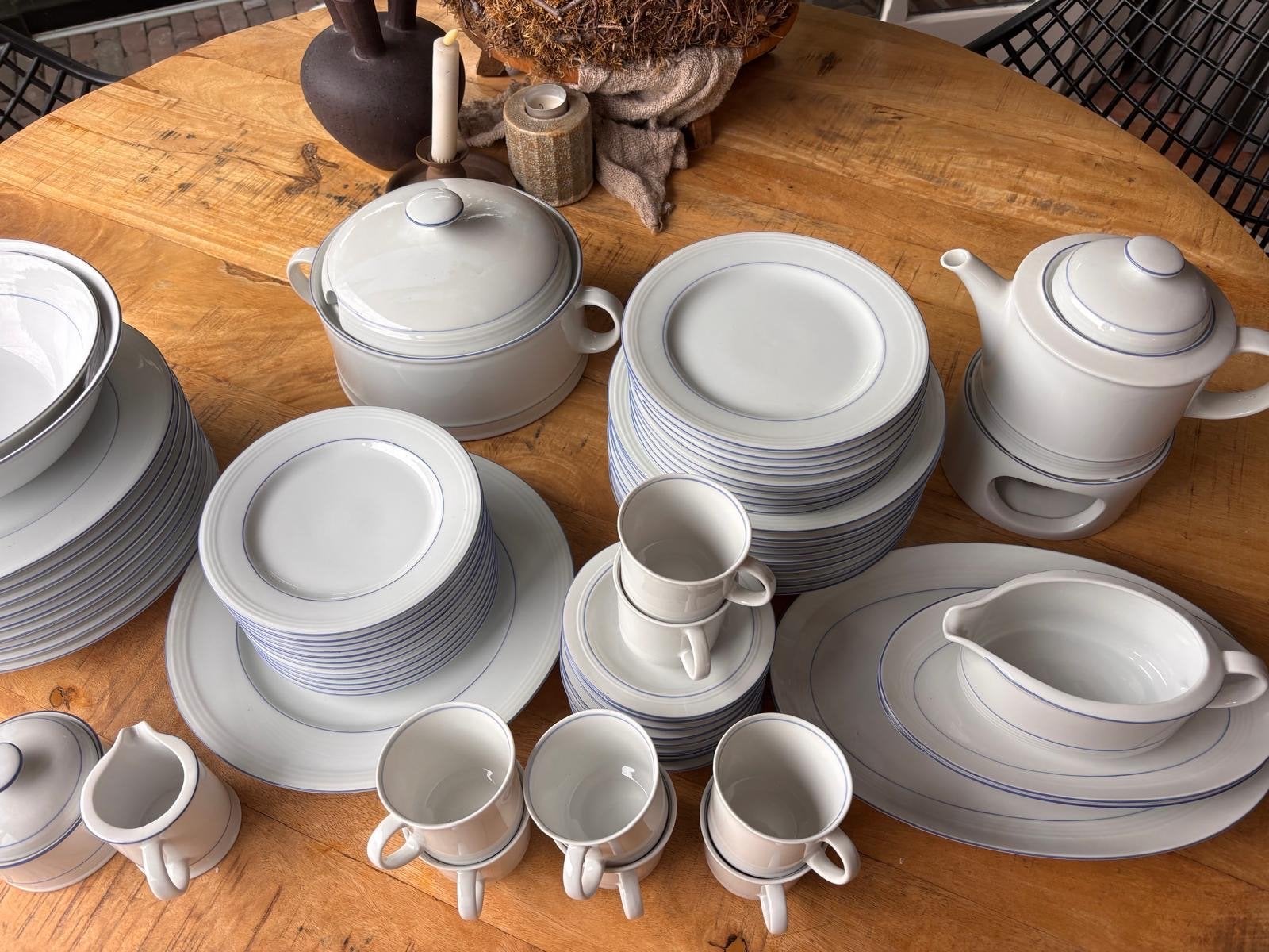 9-delig servies met blauwe rand, Ophalen, Gebruikt, Overige stijlen, Porselein