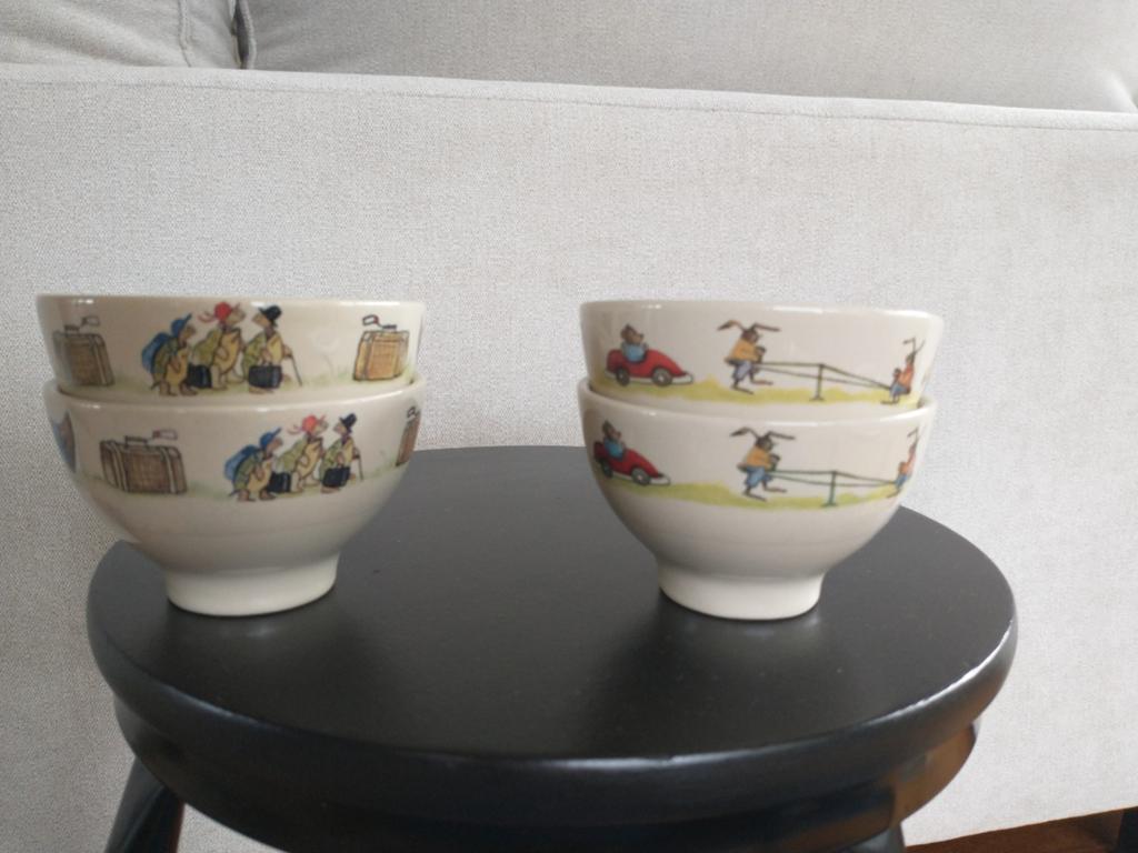 Schaaltjes Jet, 4 stuks, Ophalen of Verzenden, Overige stijlen, Aardewerk, Schaal of Schalen
