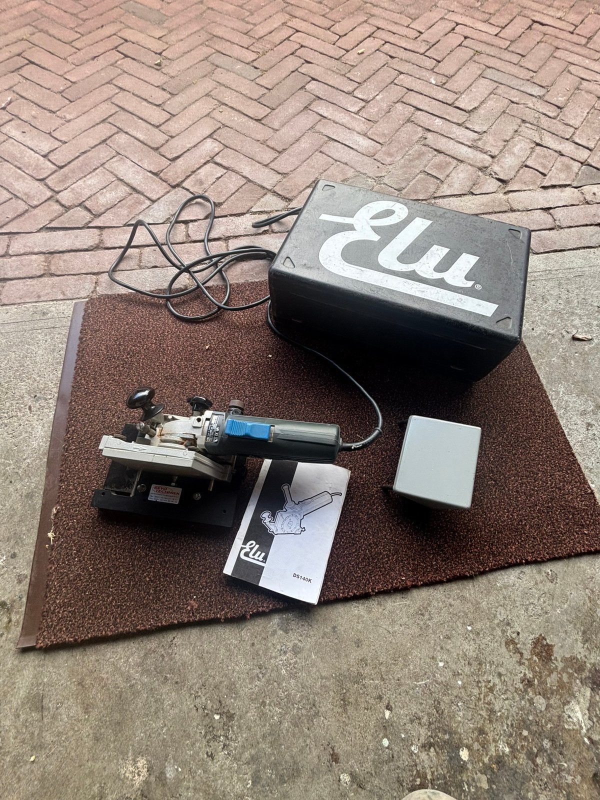 Freesmachine ELU DS 140 K, Ophalen, Gebruikt, Elektrisch, Bovenfrees