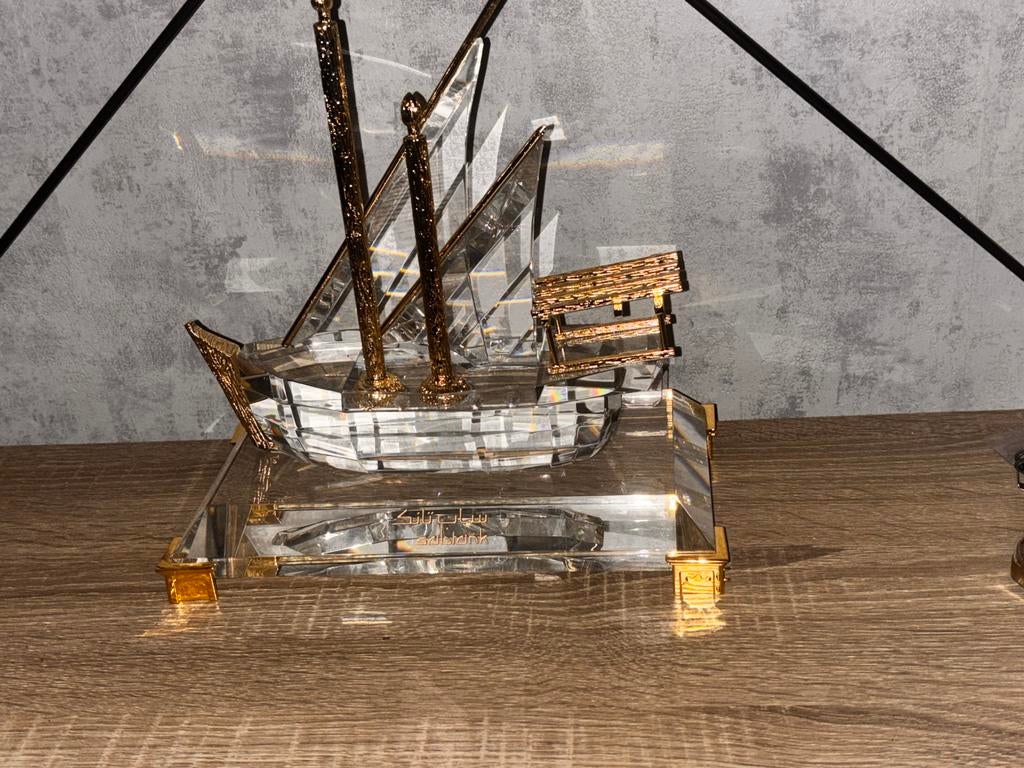 Kristallen boot met gouden details, Hobby en Vrije tijd, Modelbouw | Boten en Schepen, Ophalen of Verzenden, Zo goed als nieuw