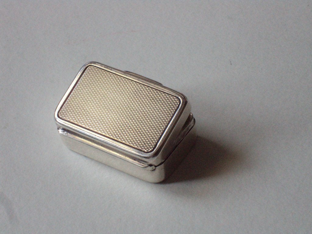 Zilveren snuifdoosje VKB, Antiek en Kunst, Verzenden, Zilver