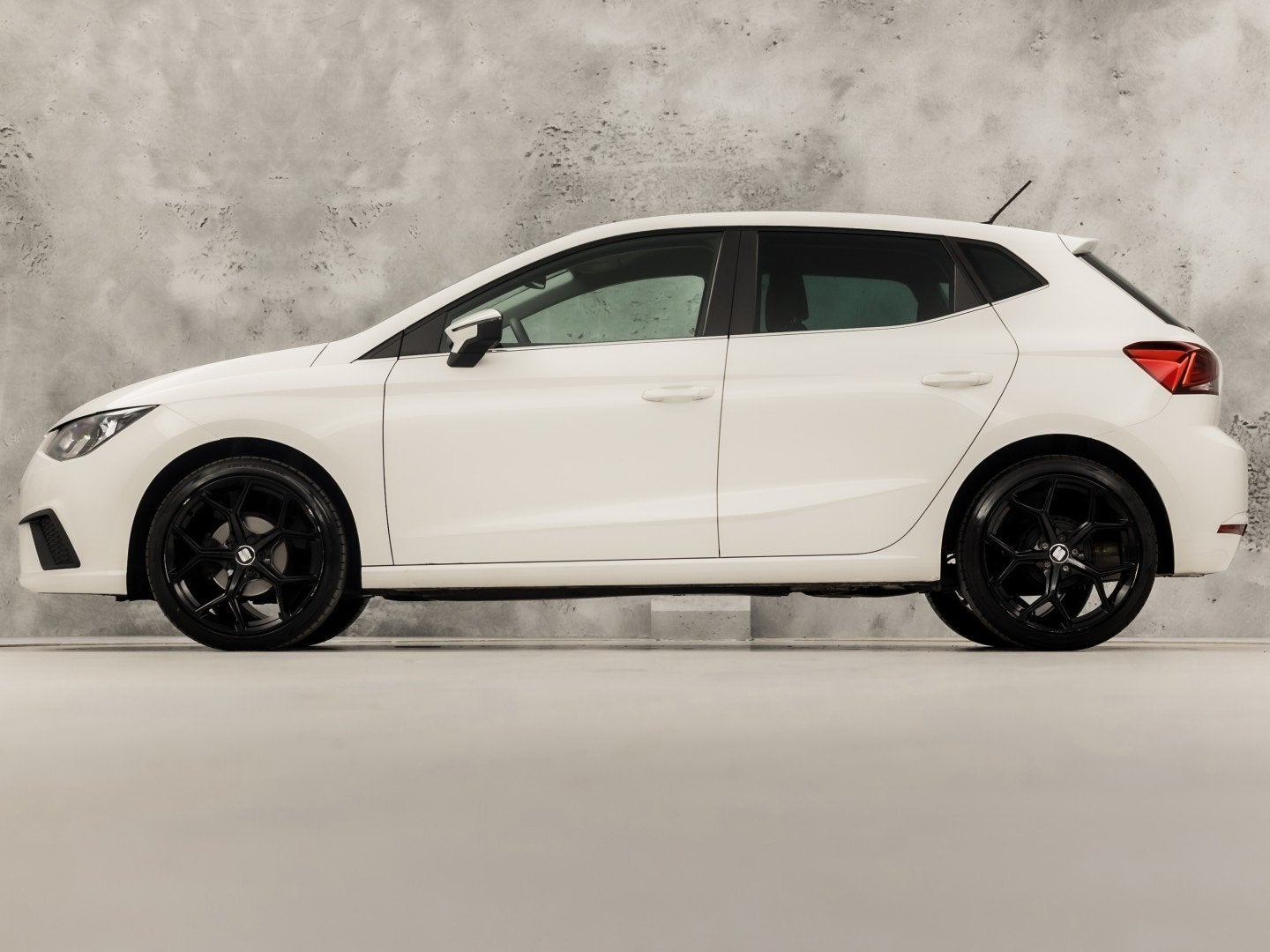 SEAT Ibiza 1.0 Beats Sport (APPLE CARPLAY, GROOT NAVI, CLIMA, Auto's, Voorwielaandrijving, 12 maanden, Stof, Gebruikt