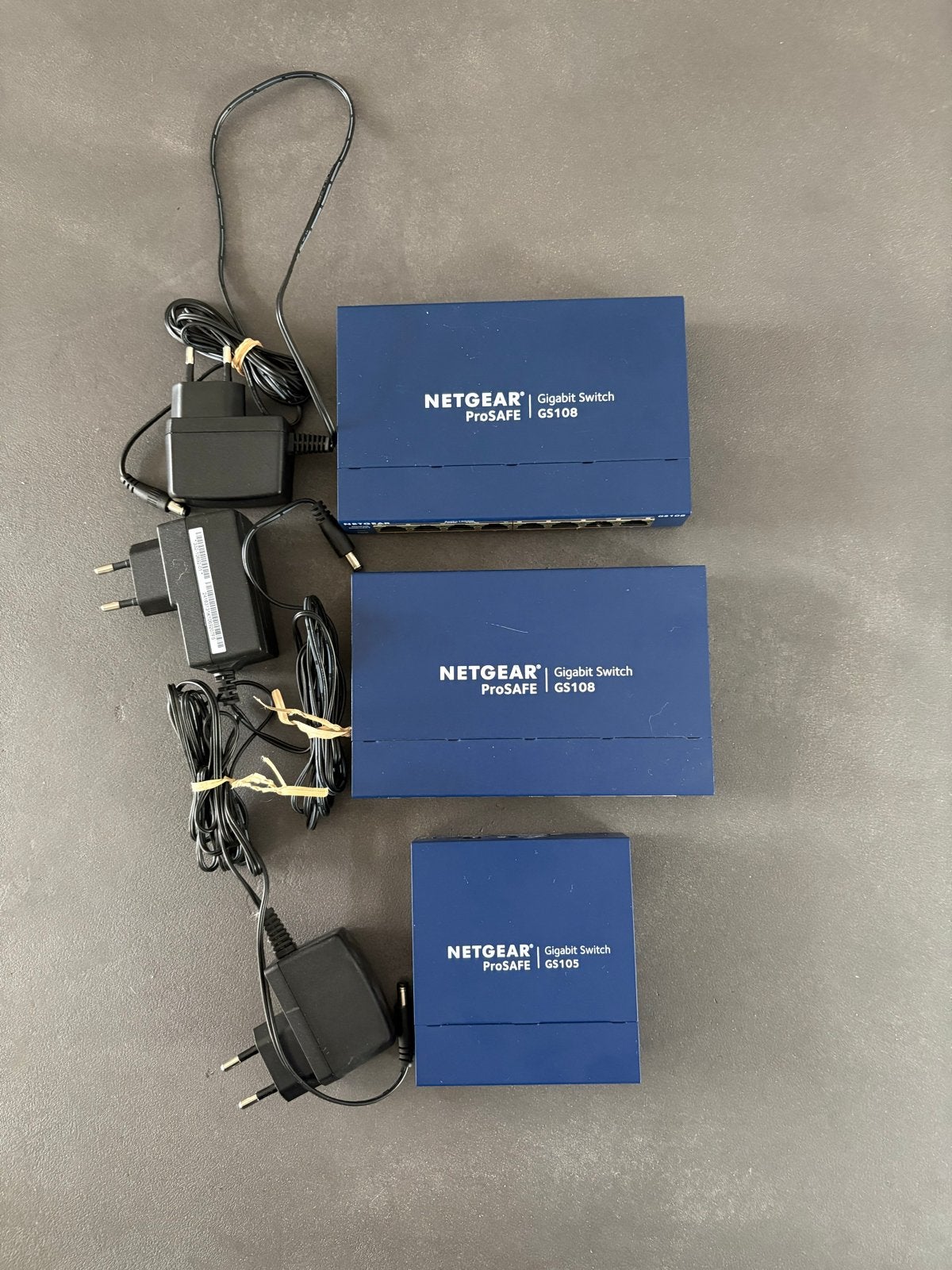 NETGEAR ProSAFE Gigabit Switches (2x GS108, 1x GS105), Computers en Software, Verzenden, Gebruikt