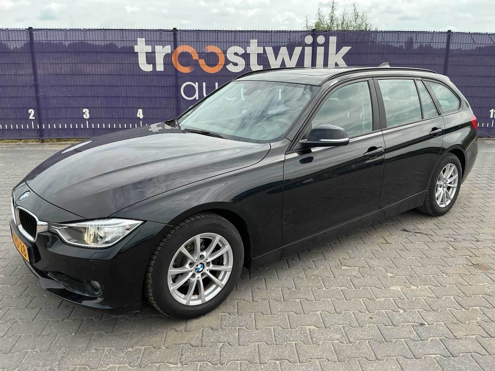 2013 - BMW - 3-serie Touring - 316i High Executive - Persone, Auto's, Automaat, Gebruikt, Euro 6, 4 cilinders