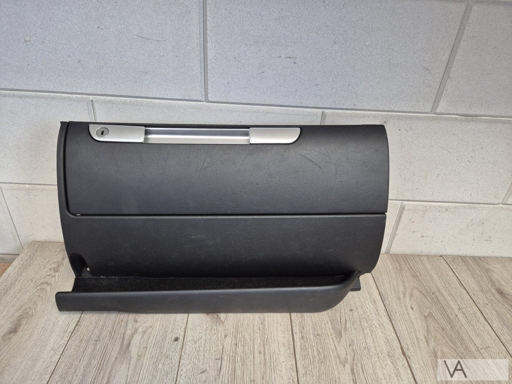 Audi TT 8n 1998 - 2005 dashboardkastje handschoenvakje €40, Auto-onderdelen, Dashboard en Schakelaars, Gebruikt, -, -, -