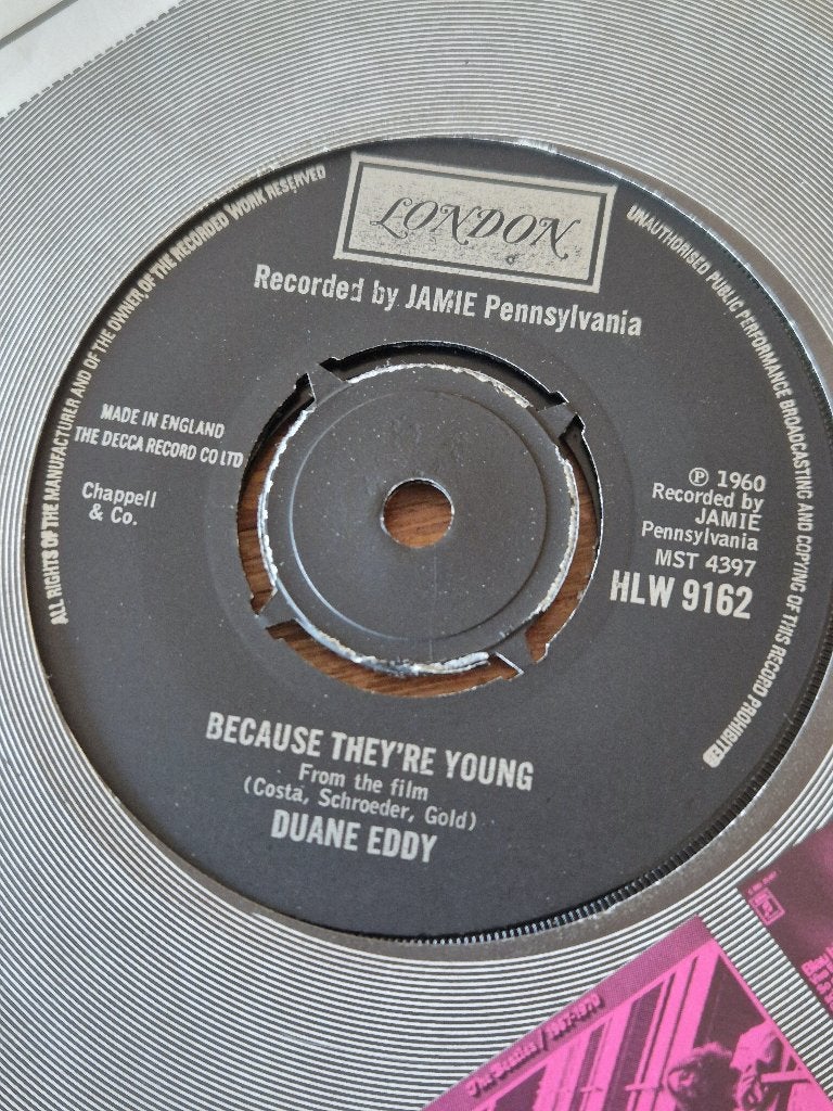 Duane Eddy – Because They're Young / Rebel Walk, Cd's en Dvd's, 7 inch, Ophalen of Verzenden, Zo goed als nieuw, Pop