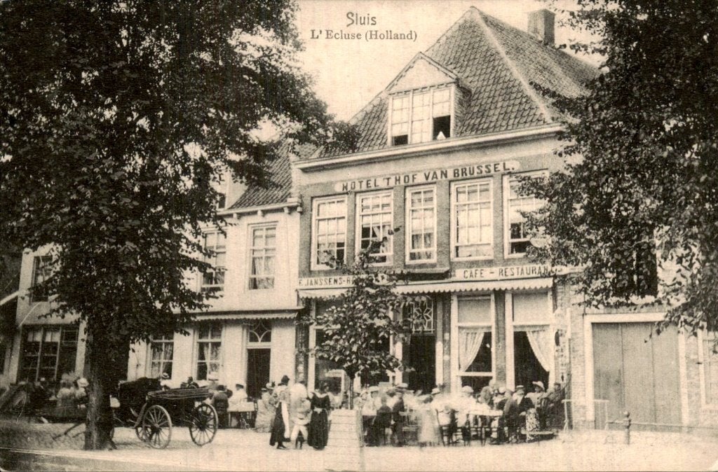 Sluis - Hotel t Hof van Brussel - Café-Restaurant, Ophalen of Verzenden, Voor 1920, Gelopen, Zeeland