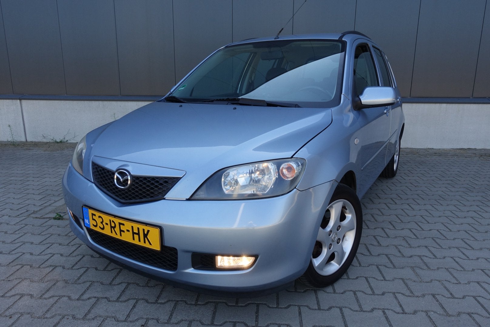 Mazda 2 1.4 Exclusive MPV | trekhaak | NAP | Airco |  APK |, Voorwielaandrijving, 1025 kg, 40 €/maand, Zwart