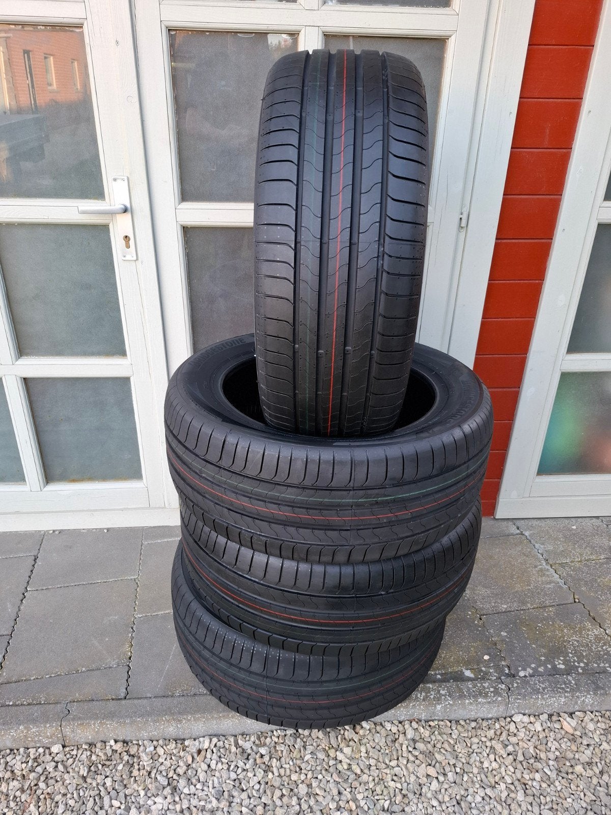 Nieuwe 235/55/18
Bridgestone T, Ophalen, Nieuw