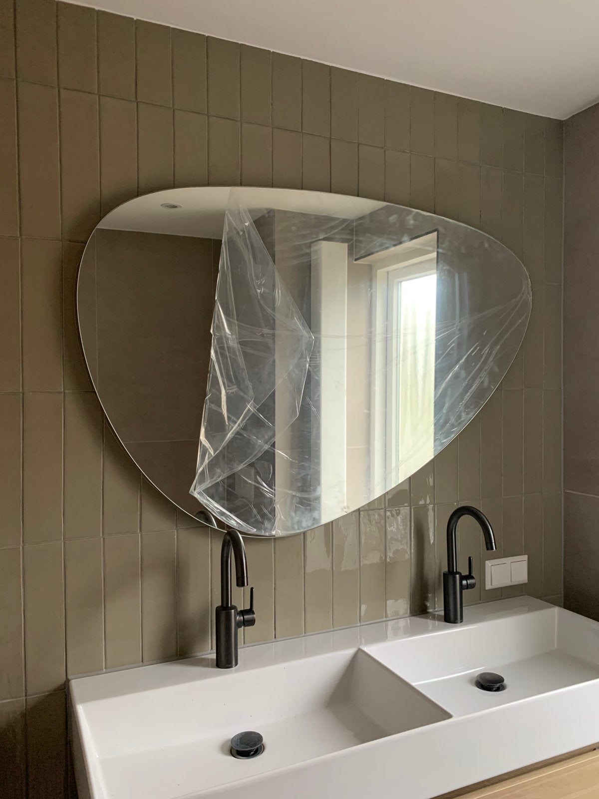 Badkamerspiegel organisch - Primabad (800h x 30d x 1200b), Ophalen, 100 tot 150 cm, Overige typen, Nieuw
