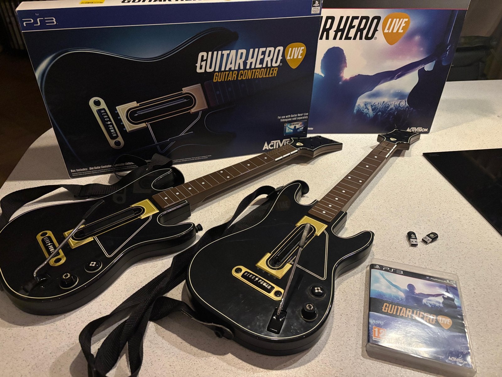 Guitar Hero Live PS3 met 2 gitaren - Compleet, Ophalen, Muziek, Gebruikt, 2 spelers