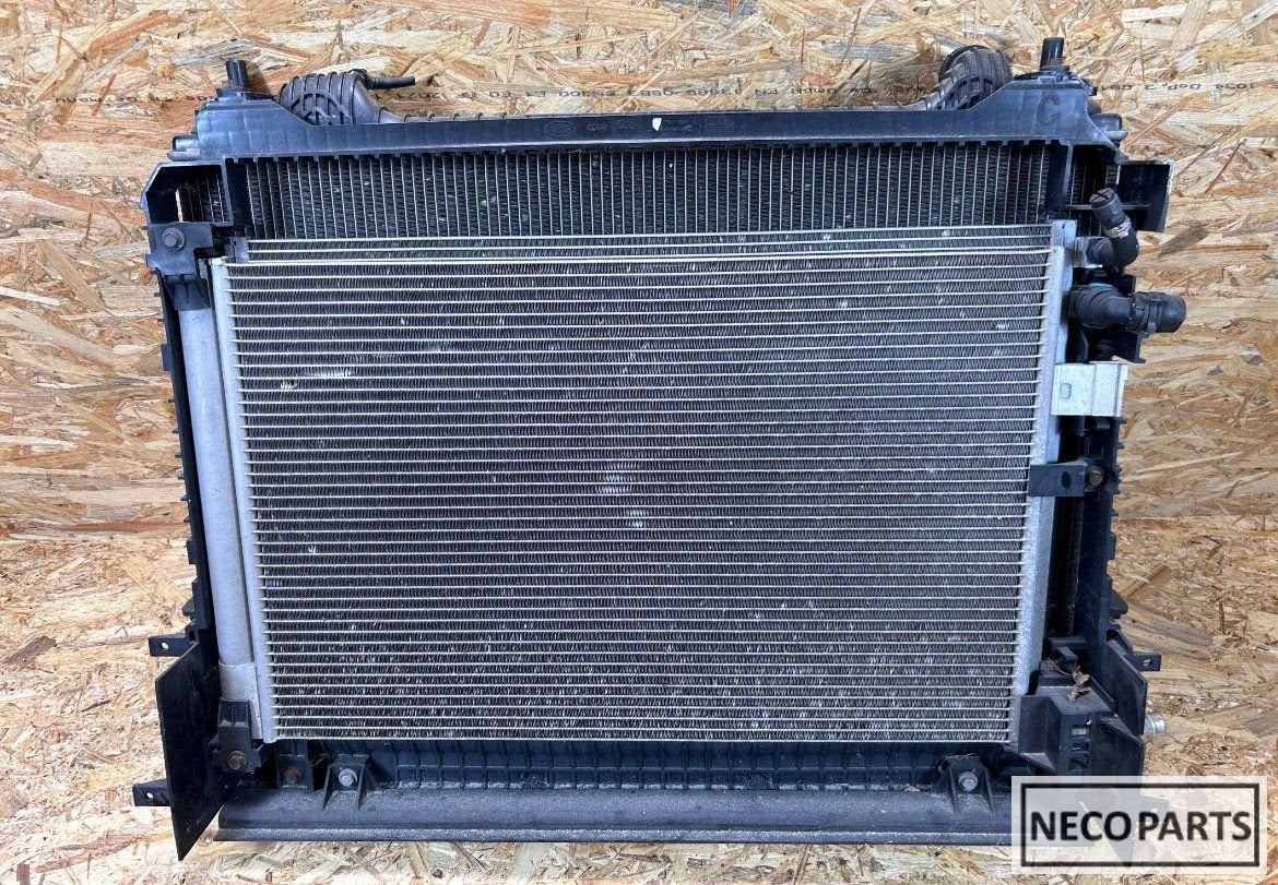 RANGE ROVER VELAR SET RADIATOREN RADIATOREN VENTILATOR O.A., -, -, Ophalen of Verzenden, Spatbord