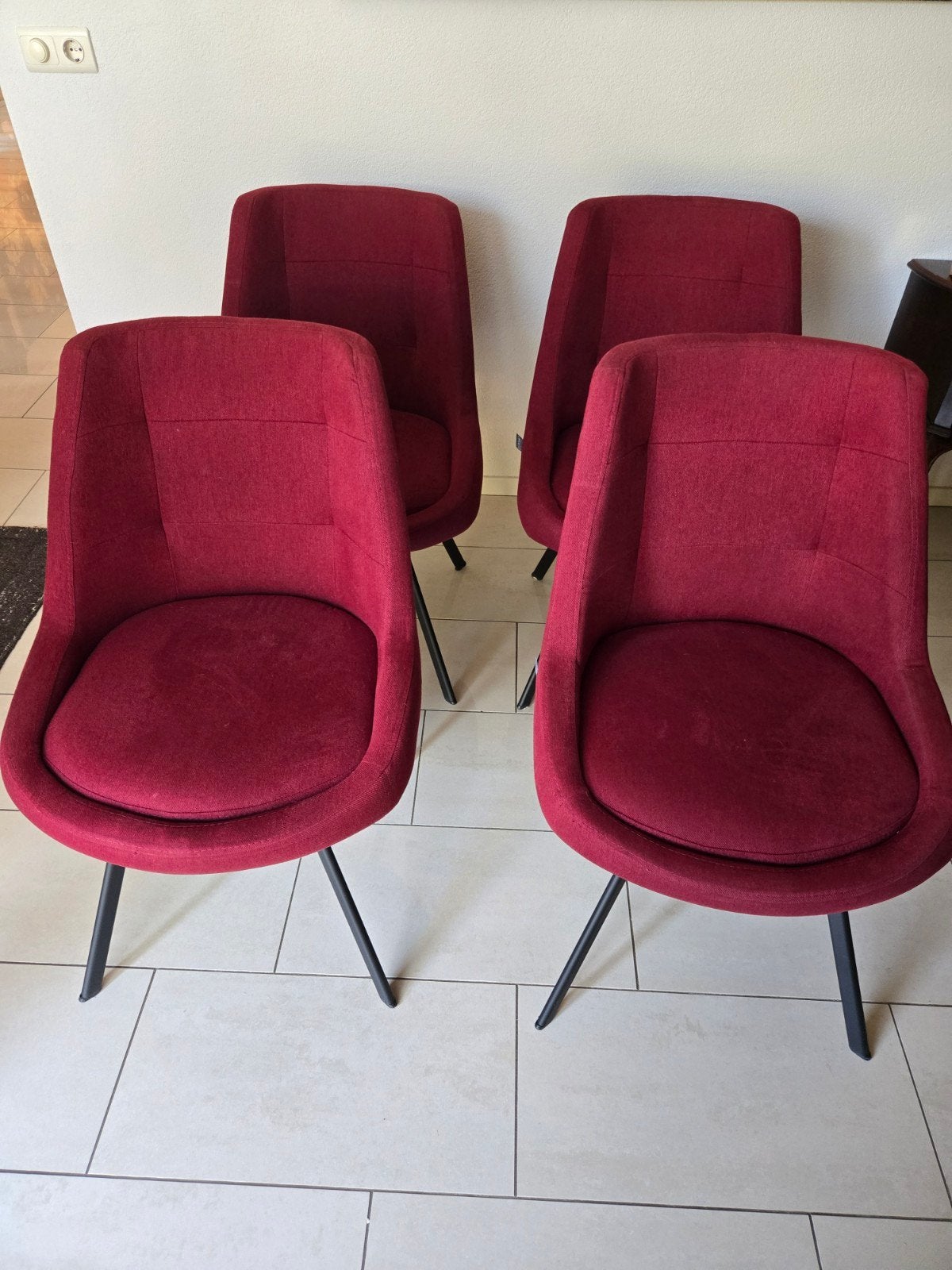 Vier goede mooie bordeauxrode stoelen van Troubadour, Ophalen, Gebruikt, Rood